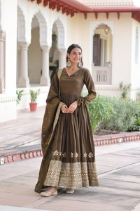 Vestido Salwar Kameez / Anarkali Tradicional de 3 Metros de Largo con el Diseño Más Atractivo, a Precio de Mayoreo de SIE 2026 - Product Image 2