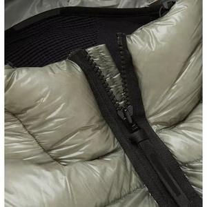 Chaqueta Acolchada con Capucha para Hombre, Estilo Moderno y Personalizado, con Logotipo Frontal, Transpirable, de Secado Rápido, Impermeable y Resistente al Viento, Lista para el Invierno - Product Image 4