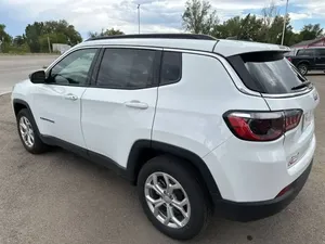 Jeep Compass 2024 en parfait état - Product Image 2