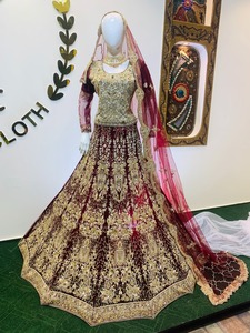 Robes de mariée de haute qualité, classiques, longues, grande taille, simples, col en V, dos lacé, coupe trapèze, pour extérieur - Product Image 3