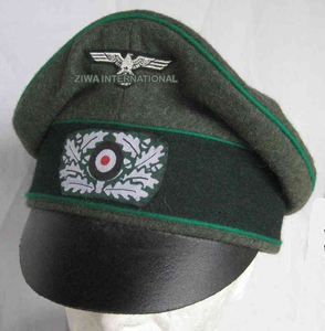 WW2 German Heer Officers Side Hat Matériel en cuir avec cokade brodé et insignes d'aigle pour les scènes extérieures et décontractées - Product Image 2