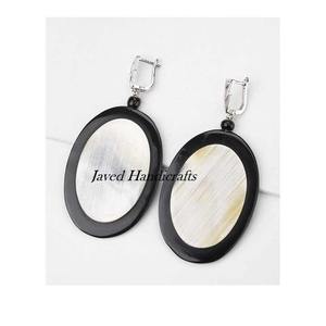 Boucles d'oreilles en corne de buffle polie et imperméable de haute qualité pour femmes bijoux de style animal naturel JAVED HANDICRAFTS - Product Image 4