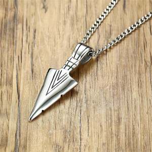 Collier pour homme Jeulia en titane plaqué or avec symbole de flèche - Cadeau chrétien vintage - Product Image 6