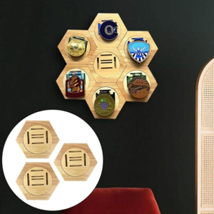Support mural hexagonal en bois à 3 compartiments pour médailles, organisateur en nid d'abeille pour artisanat, billets de banque, livres et fournitures, accents muraux - Product Image 6