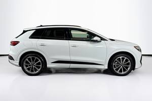 Audi Q4 Sportback E-TRON AWD Crew Cab Pickup Usado 2023 - Product Image 4