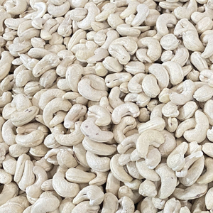 Noix de cajou brutes de marque SANTIGO en gros, qualité W240, 22,68 kg, Vietnam, délai de livraison court - Product Image 1