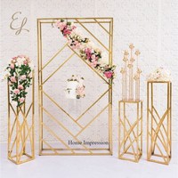 Grand support Harlow plaqué or, design moderne et simple, personnalisable, pour accessoires et fournitures de décoration de mariage, Inde