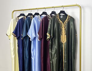 Vêtement musulman traditionnel Kaftan Robe islamique Dubaï Robe islamique pour hommes Tissu de soie brillant <span class=keywords><strong>arabe</strong></span> saoudien Robe marocaine pour hommes - Product Image 6