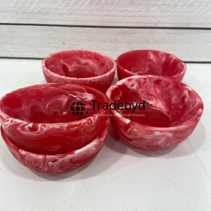 Bol en résine unique de Tradebyd, pièce faite à la main pour la décoration intérieure et les cadeaux de saison. - Product Image 1