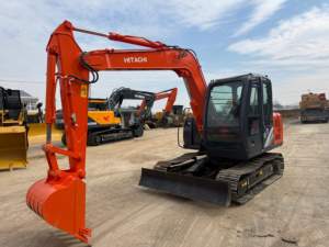 Excavatrice sur chenilles Hitachi ZX70 d'occasion, modèle 2023, 95% neuve, faible nombre d'heures, avec composants moteur et engrenages, godet de 0,3 m, 7 tonnes, à vendre - Product Image 5