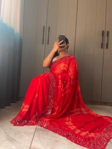 Sari en mousseline de soie sibori pour femmes, vêtement de fête de créateur, avec bordure brodée et vrais miroirs, en stock, fabriqué en Inde - Product Image 2