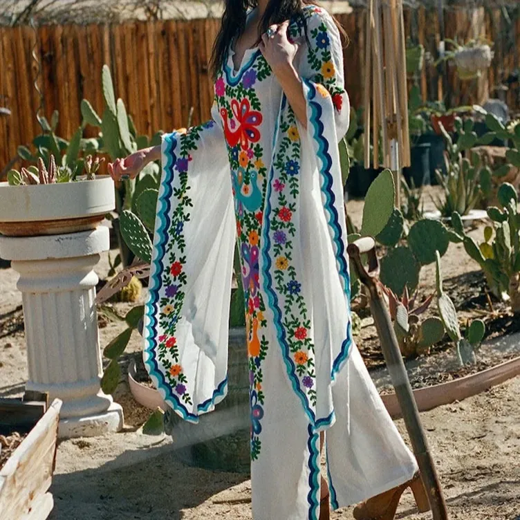 Ropa de mujer de alta calidad de talla grande TRADICIONAL MEXICANO bordado blanco invierno manga larga señoras mariposa manga Maxi