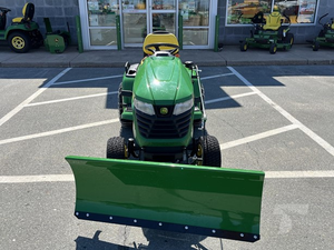Tractor de Jardín John Deere X570 2024 de 24 HP, Cortacésped de 54 Pulgadas con Transmisión Hidrostática, en Venta - Product Image 5