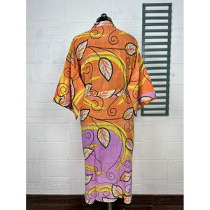 เสื้อคลุมกิโมโนวินเทจ ผ้าฝ้ายรีไซเคิล ลายมัดย้อมสไตล์โบฮีเมียน สำหรับฤดูร้อน สีส้มเหลืองลายใบไม้ ใช้คลุมชุดว่ายน้ำ - Product Image 5