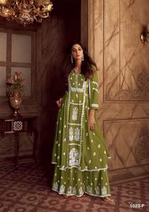 Traje Sharara de hilo blanco con Secuencia de bordado de rayón pesado de último diseñador de Fab Zone - Product Image 3