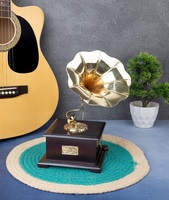 Pièce maîtresse décorative de Gramophone en laiton antique pour le salon Accent de décoration intérieure de Style vintage pour l'étagère de bureau et les cadeaux