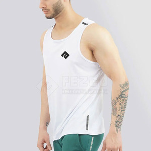 Débardeur d'entraînement avec étiquette personnalisée Débardeur à séchage rapide pour hommes Idéal pour la course ou la gymnastique Débardeur pour hommes - Product Image 4