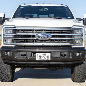 Ford F-350 Super Duty King Ranch Crew Cab 4x4 Power Stroke Turbodiesel 2024 d'occasion en bon état, peinture bicolore, système de suspension - Product Image 1