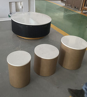 Ensemble de tables basses gigognes commerciales avec base cylindrique en forme de tambour, plateau en MDF, table d'appoint réglable, mobilier d'hôtel contemporain