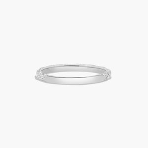 แหวนหมั้นเพชรทรงบิดเกลียวพร้อมลวดลายหรูหราสำหรับวันหมั้น - Product Image 3