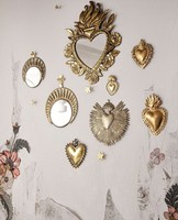 Ensemble de miroirs décoratifs muraux Cœur Doré, cadre orné style soleil éclatant, pièces d'art de décoration intérieure de style vintage, fond brique turquoise