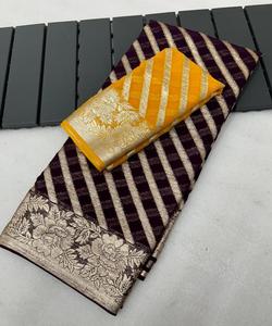 Saree inspiré de la soie avec un design en filet pour les femmes - Product Image 3