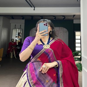 VASTRA COTTAGE Lehenga Designer cousu avec chemisier, ensemble Lehenga en soie Tussar avec dupatta à franges pour les fêtes et les mariages - Product Image 2