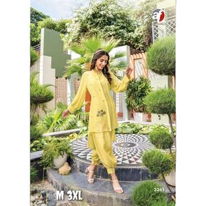 Conjunto de Cordón Bordado a Mano con Estampado en Relieve de Crepé Satinado de Alta Calidad, Ropa India Pakistaní para Mujer para Ocasiones Especiales - Product Image 1