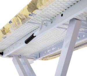 โต๊ะรีดผ้าในบ้านทันสมัยขนาดกะทัดรัดกรอบโลหะรุ่นคลาสสิก - Product Image 3