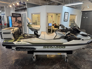 PERFECTO y LIMPIO 2025 Sea-Doo FishPro Apex 300 ventas de descuento - Product Image 3