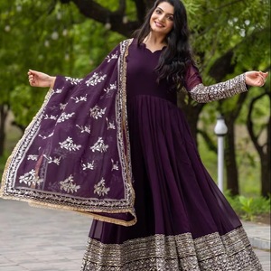 Nhà thiết kế thêu <span class=keywords><strong>anarkali</strong></span> áo choàng phù hợp với rượu vang màu nặng <span class=keywords><strong>Net</strong></span> Wedding Dress với dupatta tầng chạm vào Bridal Gown cho các bên - Product Image 1