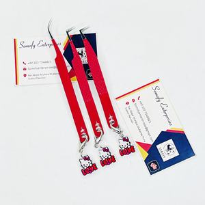 แหนบติดขนตา Hello Kitty รุ่นมืออาชีพจาก Somofy Enterprises ผลิตจากสแตนเลสอย่างดี ทนทาน ด้ามจับสีแดง - Product Image 4