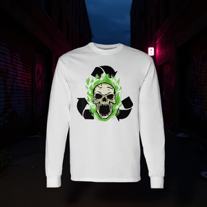 Camiseta de manga larga con diseño de calavera en llamas y símbolo de reciclaje, diseño atrevido con estampado gráfico de llamas verdes - Product Image 3