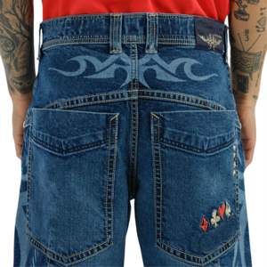 Jean High Roller Noir Jais 21 Pouces Bas Maori Inspiré Tribal Graphics Durable Anneau Filé Denim avec Détails de Rivet Doré - Product Image 5