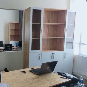 THS68019 Archivador de Madera de Caucho con 3 Compartimentos, Bloqueable y Móvil, 160x40x220cm, Moderno y Minimalista para Oficina, Taller u Hogar - Product Image 4