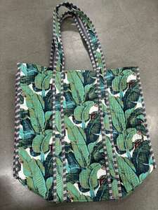 Sac fourre-tout d'été matelassé en coton fait à la main pour femmes, accessoire de mode, cadeau d'été - Product Image 3