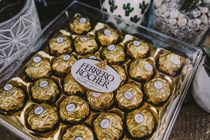 Caja de Regalo de Chocolate de Lujo Ferrero Rocher al por Mayor, 5.7 oz, 13 Piezas, Bombones de Avellana Envueltos Individualmente, para Pascua, Fiestas, Venta al por Menor - Product Image 5