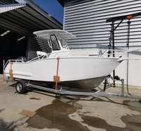UBI 75 — Bateau à console centrale de 23 pieds à coque en V, conçu pour les pêcheurs exigeants qui demandent plus à chaque sortie sur l'eau. Le UBI 75 est un bateau de 23 pieds en fibre de verre.
