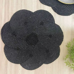 แผ่นรองจานปักลายดอกไม้หรูหราประดับลูกปัดสีน้ำเงิน ขนาดนิ้ว ผลิตด้วยมือ เป็นมิตรกับสิ่งแวดล้อม เหมาะสำหรับงานแต่งงาน - Product Image 1