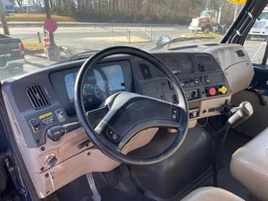 Camion tracteur routier haute capacité à simple essieu avec cabine de jour pour le transport de marchandises longue distance - Product Image 5