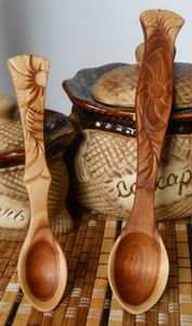 CUCHARA DE MADERA HECHA A MANO TALLA Logotipo personalizado Utensilio de cocina de madera natural Cuchara sólida de madera de acacia para cocinar - Product Image 6