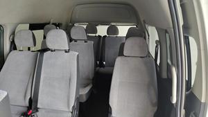 Gran Oferta: Toyota Hiace 2021 Limpia y Lista para Enviar - Product Image 4