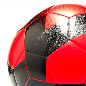 Balones de fútbol ligeros de cuero de PU para deportes de interior y exterior, cantidad a granel, balón de fútbol de PU con logotipo personalizado - Product Image 5