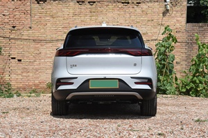SUV Eléctrico Usado de Largo Alcance 2025, 635 km de Autonomía, 4x4, Modelo Insignia con 380 kW de Potencia Combinada, 0 a 100 km/h en 4.4s - Product Image 2