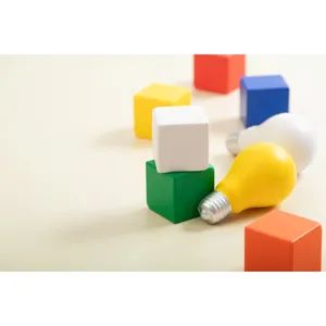Juguete Antiestrés con Forma de Bombilla de Thomas el Tren, Artículos Promocionales Personalizados - Product Image 2