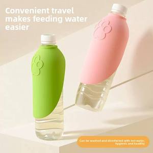 Distributeur d'eau portable en silicone écologique pour chats – Modèle essentiel pour l'extérieur - Product Image 3