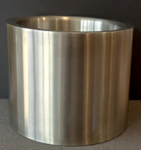 Cubo de hielo de metal pulido de boca ancha para un fácil acceso. Construcción duradera disponible a un precio excelente. - Product Image 2