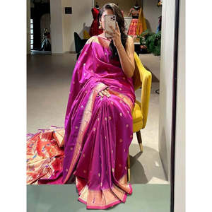 Sari en soie jacquard violet avec tissage zari, tenue de performance festive - Product Image 5