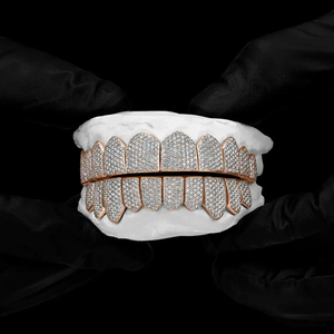 Hip Hop Personnalité Grillz Dents Haut Bas Ensemble avec vvs Clarity Moissanite Diamant Glacé Personnalisé 14kt Or Blanc Grillz - Product Image 4