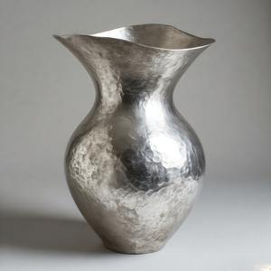 Vase en nickel sculpté pour entrées ou tables consoles Vase Floral Embossed Design Home Decor Accent Statement - Product Image 5